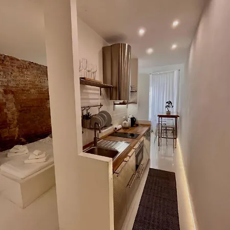 {luxury & Netflix} Piazza Vittoria * 布雷西亚